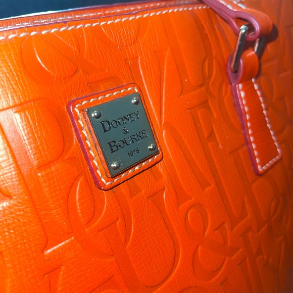 Dooney and Bourke Large Lexington Retro embossed tote in Orange 🍊 - Picture 3 of 13
